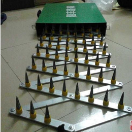 茂博橡胶减速带厂家 道路橡胶减速带价格规格_道路减速设备_第一枪